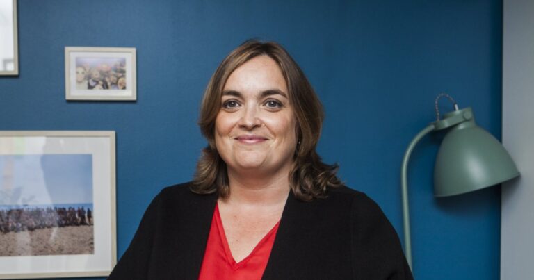 Engagement au travail : Emmanuelle Pays, directrice générale adjointe d'Extia, dans les locaux de l'entreprise